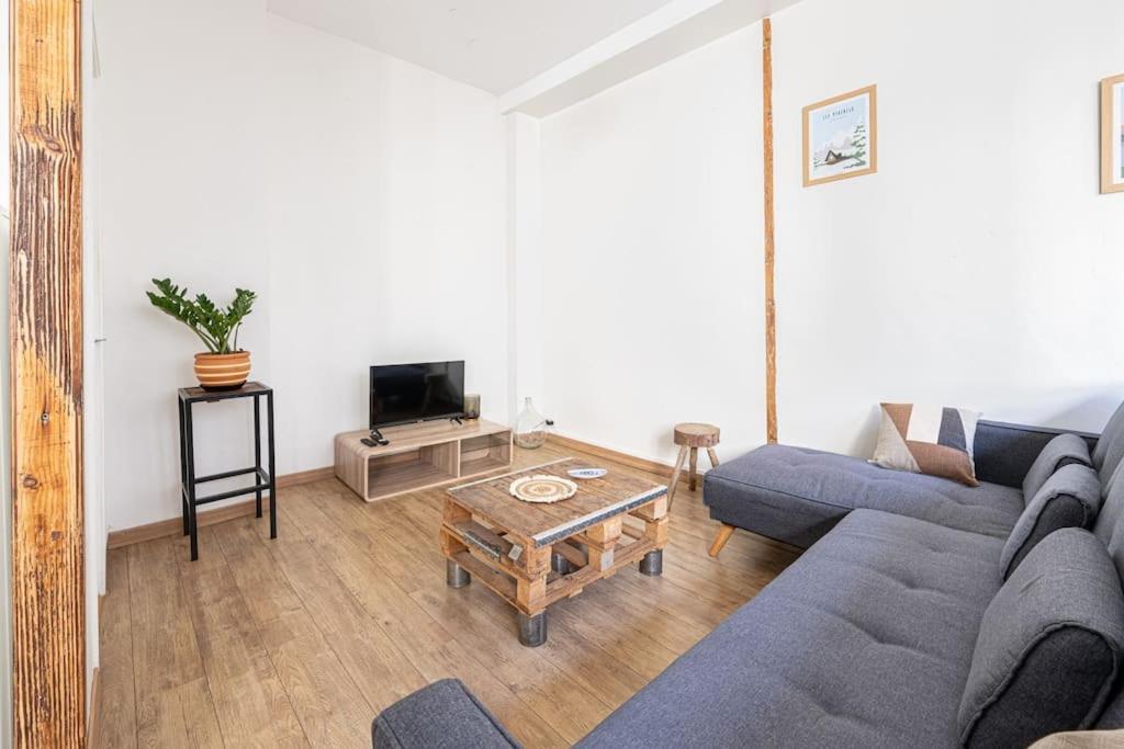 Le Charmant Hello Palois-T2-Wifi Apartment Pau Bagian luar foto