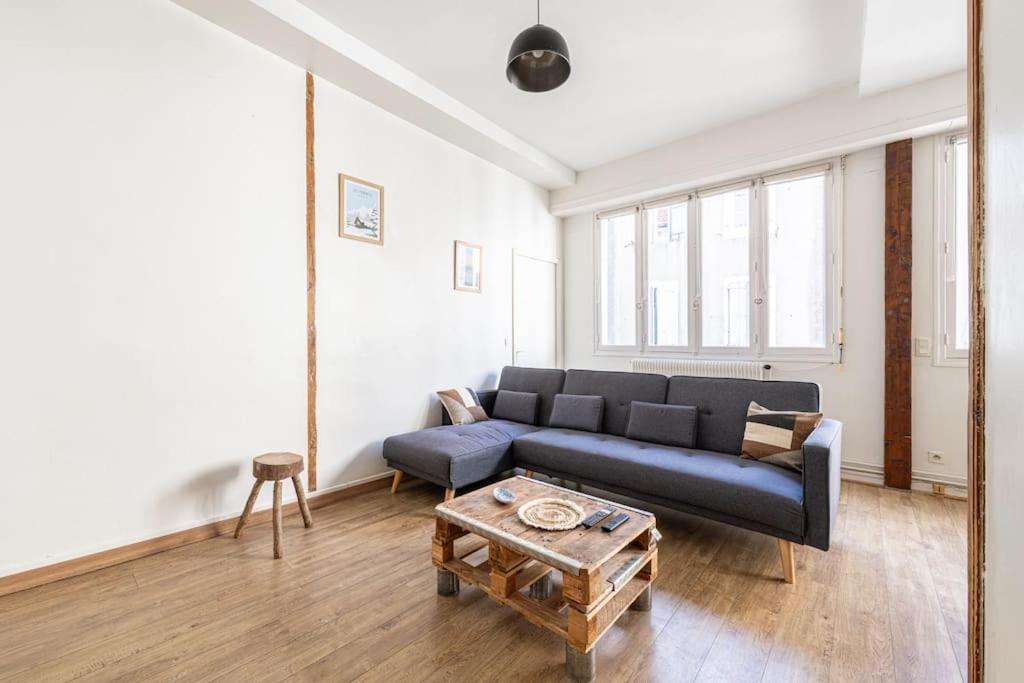 Le Charmant Hello Palois-T2-Wifi Apartment Pau Bagian luar foto