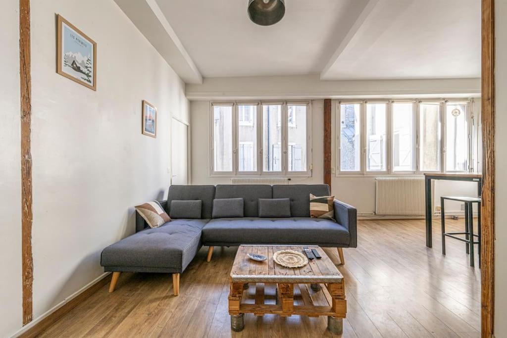 Le Charmant Hello Palois-T2-Wifi Apartment Pau Bagian luar foto